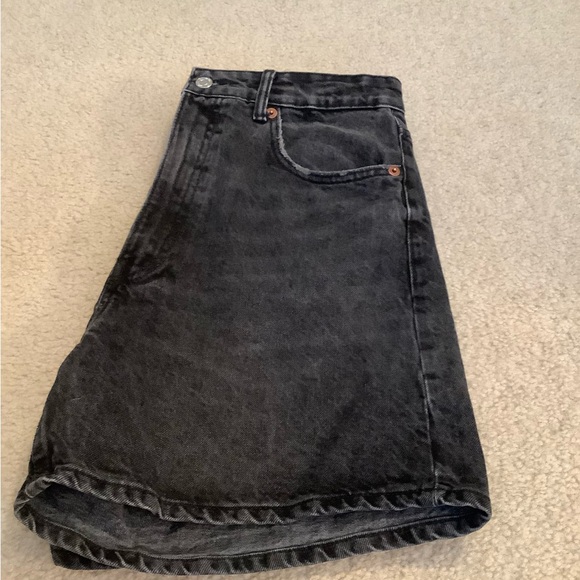 Zara High Rise Black Denim Loose Baggy Jean Shorts 5” inseam size 10/30 Medium. - Picture 11 of 11